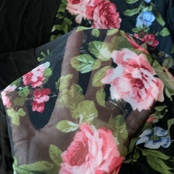 Brandy Blu maternity T-shirt w see through back - Picture 4 of 5